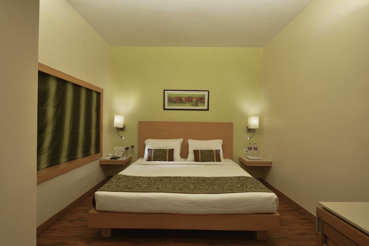 Hotel Heritage Formerly Known As Comfort Inn Heritage Мумбай Екстериор снимка